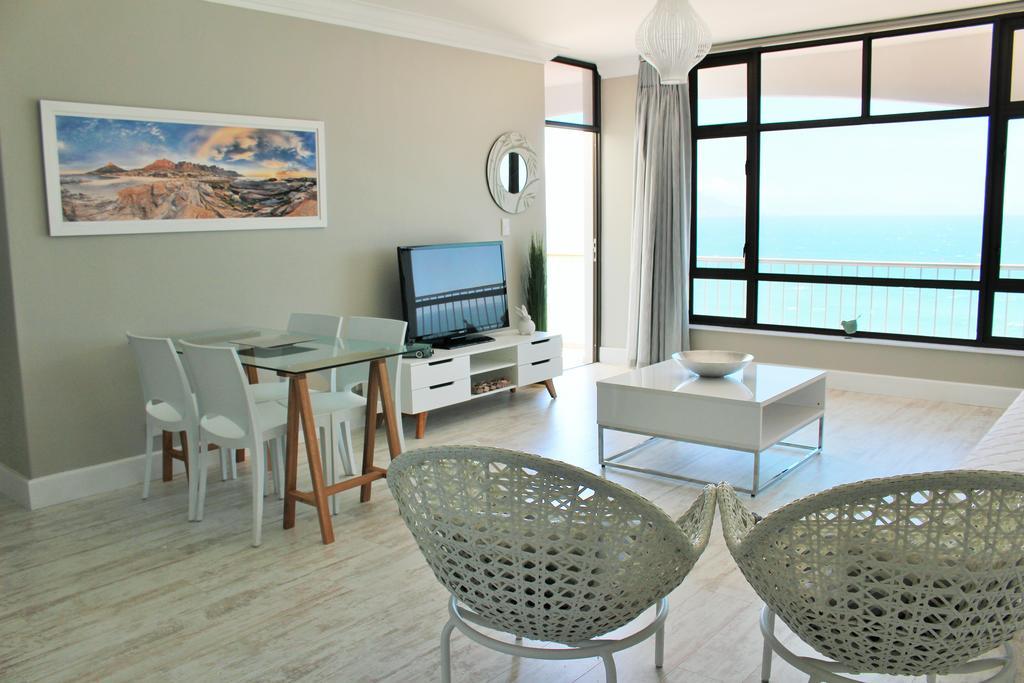 Blouberg Beachfront Apartment Bloubergstrand Rum bild