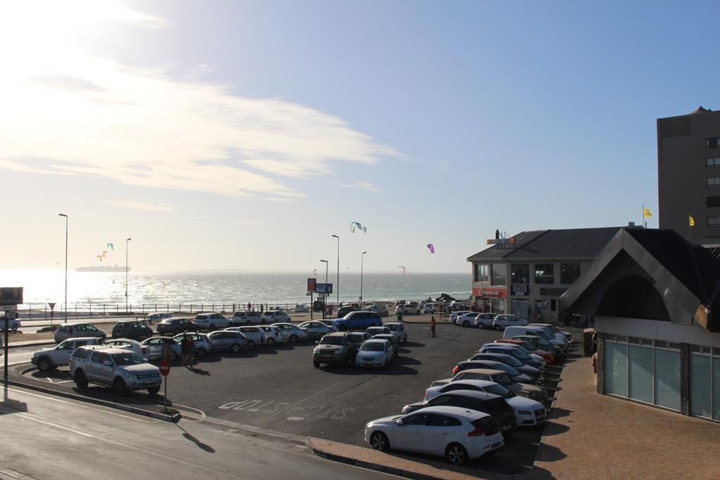 Blouberg Beachfront Apartment Bloubergstrand Rum bild