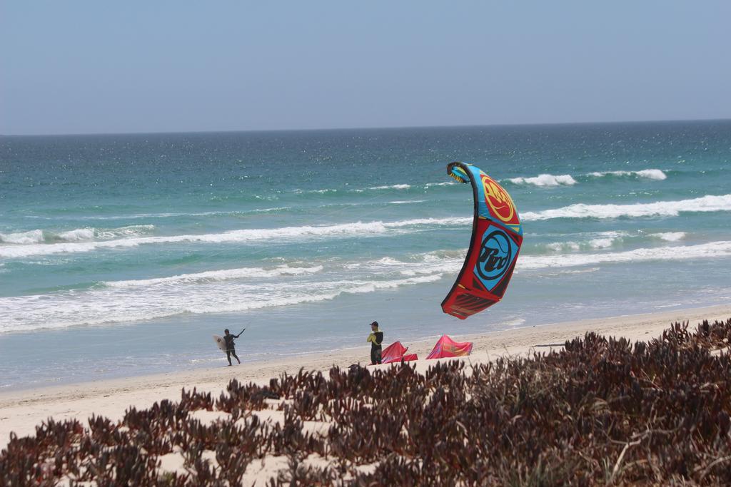 Blouberg Beachfront Apartment Bloubergstrand Rum bild