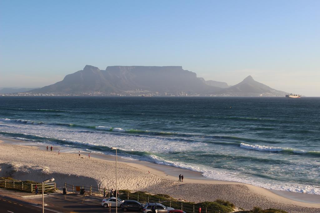 Blouberg Beachfront Apartment Bloubergstrand Exteriör bild